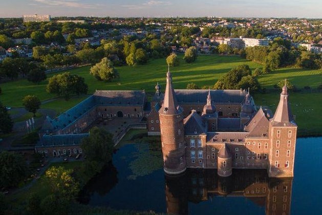 Kasteel Hoensbroek in de race voor titel ‘Allermooiste kasteel van Nederland’