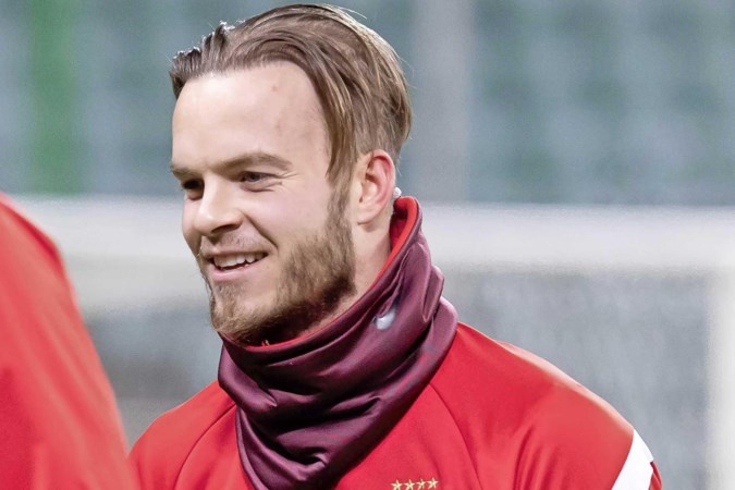 Jorrit Hendrix meldt zich voor keuring bij Feyenoord