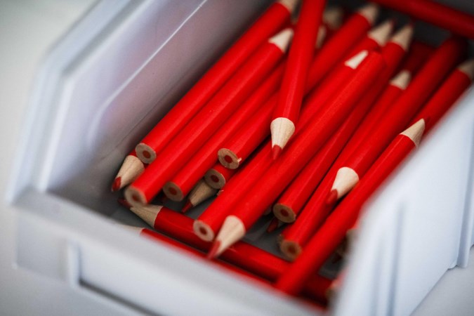 Commentaar: Politieke partijen die lokaal actief zijn moeten laten zien waar hun inkomsten vandaan komen