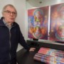 Carnavalsposter van kunstenaar Leo Kornips is kunstzinnig en kleurrijk tijdsbeeld van ‘corona-polarisatie’ 