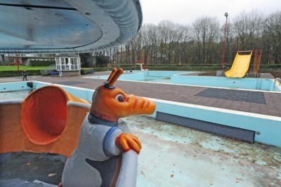De ufo van zwembad De Bercken in Reuver mag met pensioen en maakt plaats voor gloednieuw speeltoestel
