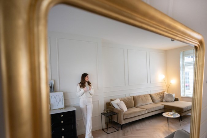 Een luxe hotelsfeer thuis? Bij de inrichting van haar nieuwe woning ging Simone Daemen (30) los met goud en marmer