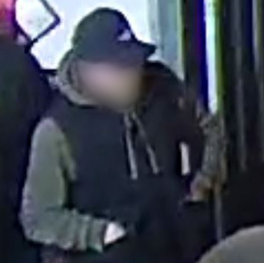Politie dreigt foto’s verdachten rellen MVV- Roda JC herkenbaar vrij te geven: eerste verdachte meldt zich bij politie