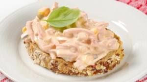 Test: Vaak smaakt de beenhamsalade naar één grote hap mayonaise