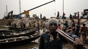 Biedingen op olievelden Shell in Nigeria