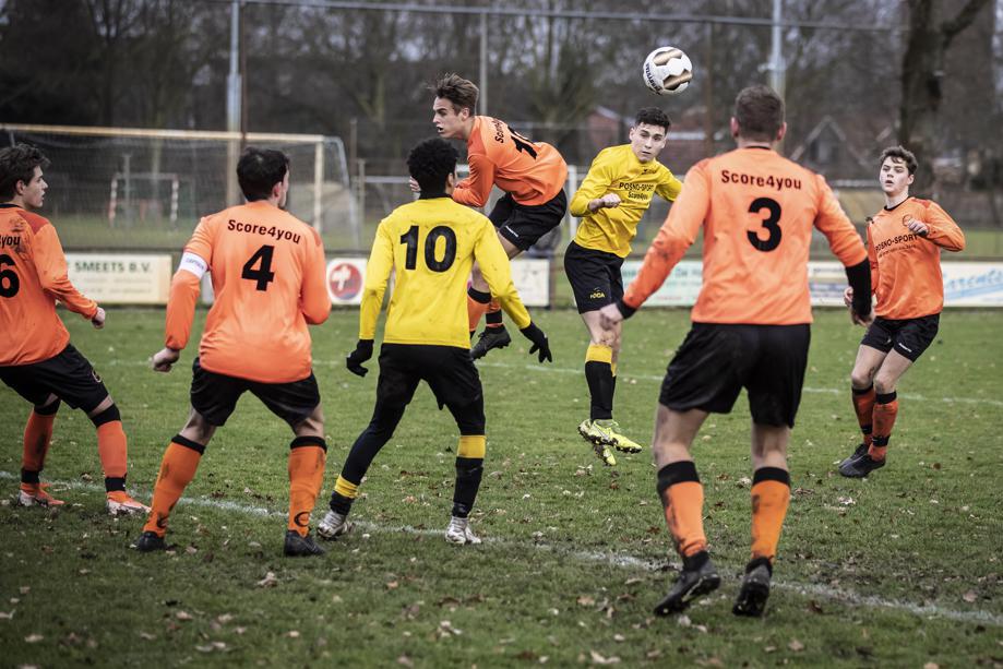 SV Laar gaat door met trainer Gionni Peluso - De Limburger