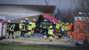 Ernstig ongeval vlak over de grens bij Tegelen: A74 in beide richtingen dicht