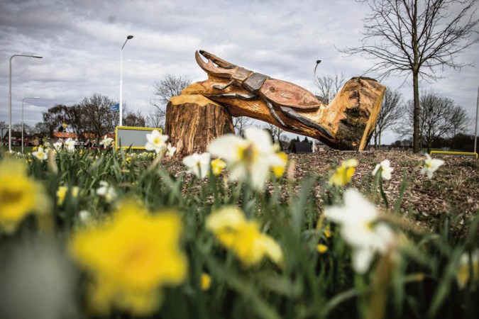 Landgraafse kunstenaars willen nieuw beeld vliegend hert maken tussen Jabeek en Bingelrade