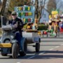 Max Verstappen op een tractor en een nieuw virus gesignaleerd bij optocht in Hulsberg: ‘Omikron betaal dich krom’