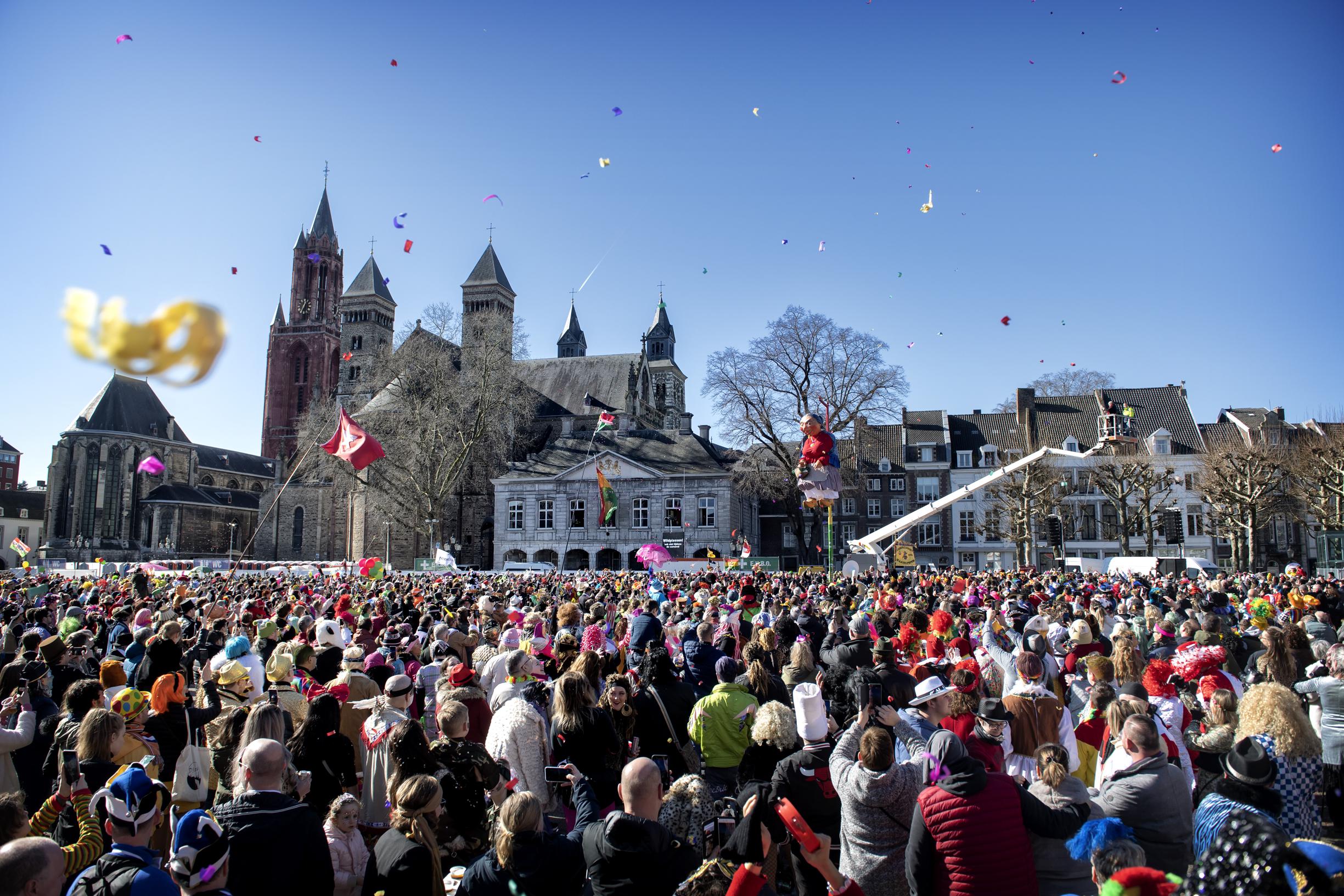 Geen ‘Bossche drukte’ in Maastricht: eerste carnavalsdag zon... - De