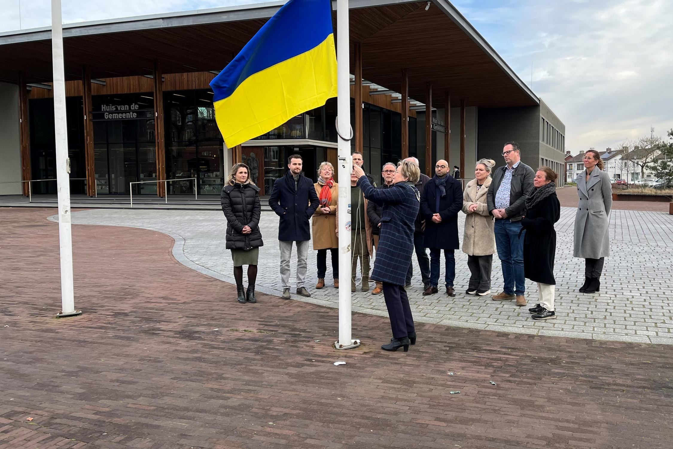 Gemeente Peel En Maas Hijst Vlag Voor Oekraïne En Doneert Eu... - De ...