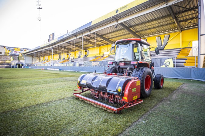 Luhukay ziet op nieuwe grasmat FC Volendam als ‘leuke uitdaging’ voor goed presterend VVV, Van Rooijen terug in selectie