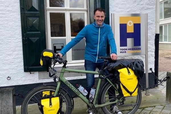 Op de fiets naar Noordkaap voor Toon Hermans Huis Parkstad;  - De  Limburger Mobile