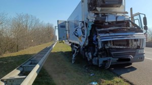 Gewonde na ongeluk tussen twee vrachtwagens op A67 bij Venlo