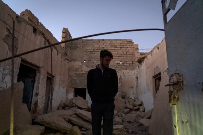 Khalid (23) vluchtte van Irak naar Roermond en gaat voor het eerst terug: ‘Hier leefde ik, sliep ik en nu is alles weg’