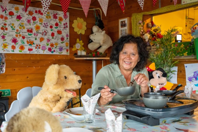 Oorlogskinderen Oekraïne wacht in Geleen warm welkom in bloemenhut Linda, zelf vluchteling uit Indonesië