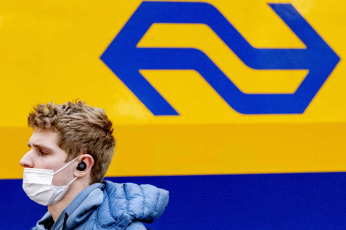 OMT-advies: behoud mondkapje in ov en ’blijvend stimuleren’ van thuiswerken