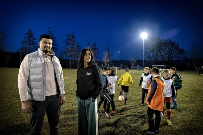 Voetbalclub Rood Groen in Lemiers wil ook buitenlandse ouders langs de lijn: ‘Sporten is voor hen ver van hun bed, terwijl het voor het kind zo goed is’