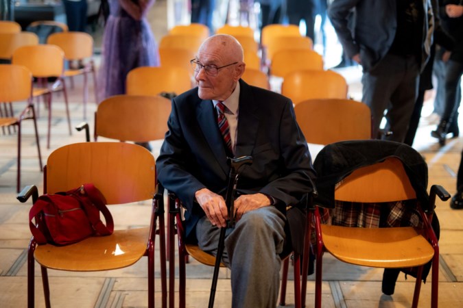 Oorlogsheld Henk Menzel (96) overleden:  Rotterdammer hielp na bevrijding in legerhospitaal Valkenburg