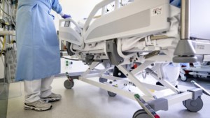 Steeds minder coronapatiënten in ziekenhuizen