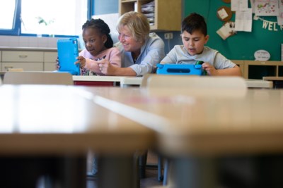 Scholen in Westelijke Mijnstreek gaan jonge kinderen spelenderwijs helpen om leesproblemen te voorkomen