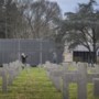 Open dag Duitse oorlogsbegraafplaats: ‘Ja, er zijn in een oorlog ook slechte mensen. En dat moet je vertellen ook’
