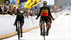 Annemiek van Vleuten geklopt door Lotte Kopecky in Ronde van Vlaanderen