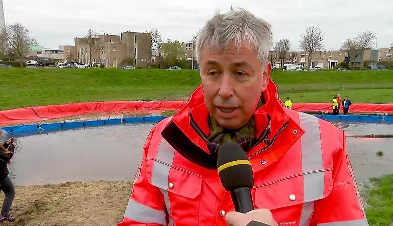 Slangen, boxen en metalen stellingen tegen hoogwater: dit zijn de alternatieven voor zandzakken