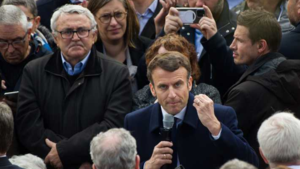 President Macron wil 60-plussers laten doorwerken