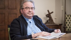 Bisschop Harrie Smeets vindt dat preken over Pasen verboden zou moeten worden: ‘Het gaat ons bevattingsvermogen te boven’ 