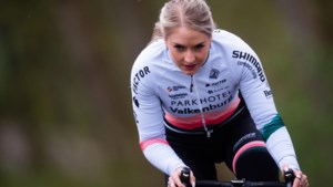 Steinse triatlete Quinty Schoens mist Amstel Gold Race door corona: ‘Ik baal mega erg, want dit was een kinderdroom’