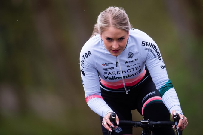 Steinse triatlete Quinty Schoens mist Amstel Gold Race door corona: ‘Ik baal mega erg, want dit was een kinderdroom’