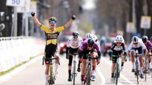 Wielrenster Vos test positief op corona en mist Parijs-Roubaix