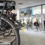 Door gehannes met fietsrekken zijn er nu vijftig parkeerplekken minder in de stalling in het Roermondse Roercenter