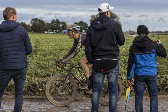 James Bond rijdt mee in Roubaix: Team DSM pakt zondag uit met van op het stuur ‘verstelbare’ bandendruk