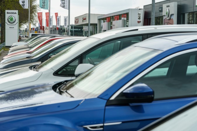 Tekort aan tweedehandsauto’s: dealers in Limburg bellen automobilisten om auto in te ruilen