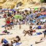 Toeristenbranche kraakt plan van kabinet om vakantieweken te verschuiven: ‘Dagje uit wordt duurder’