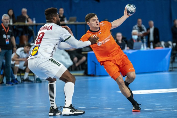 Pas op de plaats voor Nederlands handballers na mislopen WK-ticket: ‘We hebben niet gepresteerd en verliezen terecht’