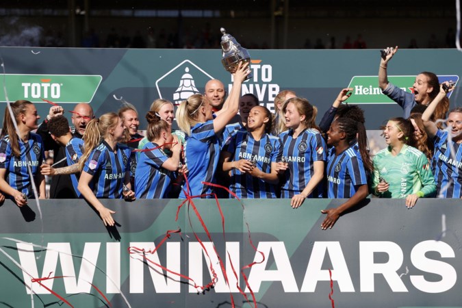 Dankzij Romée Leuchter winnen Ajax-vrouwen wel van PSV in bekerfinale