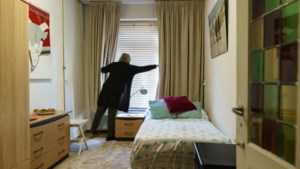 Maastricht wil binnen twee jaar honderd studenten onderbrengen bij hospita’s: ‘Druk op de kamermarkt stukje verlichten’