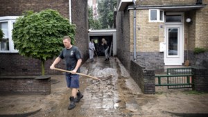 Kerkrade neemt maatregelen om hevige wateroverlast zoals vorig jaar te voorkomen: weg tot tachtig centimeter afgegraven