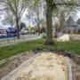 Bizar tafereel in Sittard: nieuw fietspad verrijst pal naast bestaand fietspad, maar boom staat in de weg