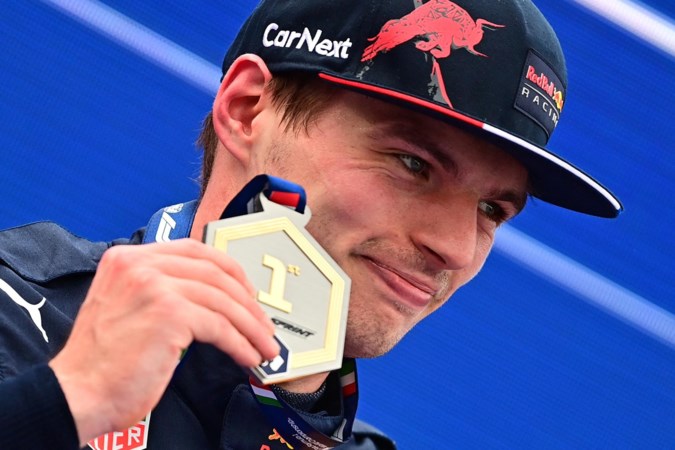 Max Verstappen heeft beter gevoel met ‘lichtere’ RB18: ‘Zou fijn zijn als we morgen de start wél voor elkaar hebben’