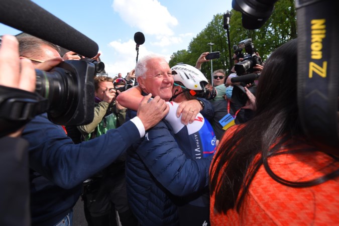 Evenepoel: tranen bij vriendin en teammanager na knappe zege in Luik-Bastenaken-Luik