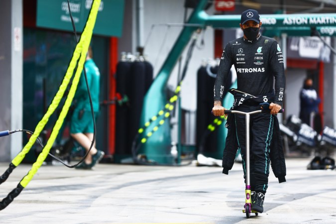 Internationale media: lof voor Max Verstappen na ‘routinezege’ en Lewis Hamilton verlaat Italië ‘zwaar vernederd’ na ‘horrorshow’