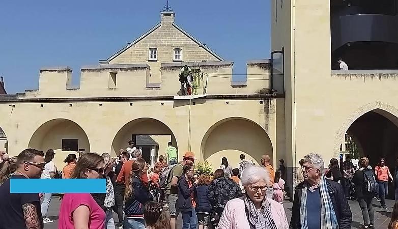 Koningsdag in Valkenburg: abseilen vanaf de Geulpoort