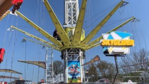 Mensen hangen uur vast op 25 meter hoogte in Akense carrousel 