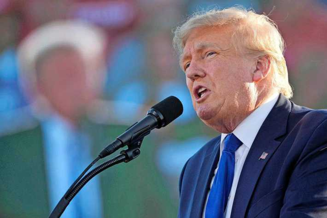 Onderzoek naar heikel telefoontje Donald Trump in hogere versnelling