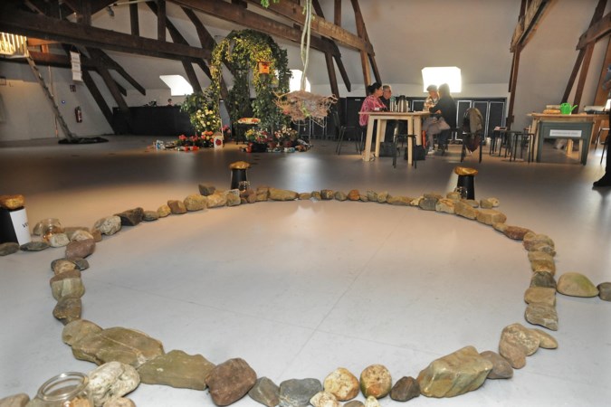 Wijkbewoners Vastenavondkamp Blerick exposeren hun krachtkunst in museum