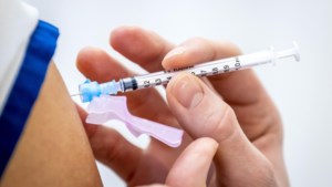 Omzet en winst Pfizer schieten omhoog door coronavaccin